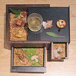 ラ・グランド・メゾンTOKYO - ランチコース 7865円 のウエルカムオードブル サプライズボックス