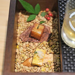 ラ・グランド・メゾンTOKYO - ランチコース 7865円 のウエルカムオードブル サプライズボックス