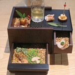 ラ・グランド・メゾンTOKYO - ランチコース 7865円 のウエルカムオードブル サプライズボックス