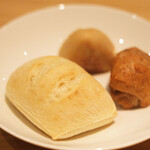 ラ・グランド・メゾンTOKYO - ランチコース 7865円 のパン3種類