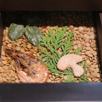 ラ・グランド・メゾンTOKYO - ランチコース 7865円 のウエルカムオードブル サプライズボックス