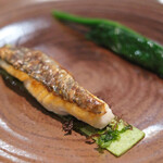 ラ・グランド・メゾンTOKYO - ランチコース 7865円 のスズキの鱗焼と3種類のスズキの料理