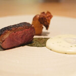 ラ・グランド・メゾンTOKYO - ランチコース 7865円 のフランス産のシャラン鴨 白トリュフのオイル