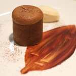 ラ・グランド・メゾンTOKYO - ランチコース 7865円 のフォンダンショコラ フォアグラのアイス