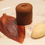 ラ・グランド・メゾンTOKYO - ランチコース 7865円 のフォンダンショコラ フォアグラのアイス