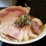 らぁ麺 飛鶏 - 地鶏白湯そば（特上＋地鶏そばのチャーシュー＋地鶏煮卵）