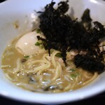 らぁ麺 飛鶏 - 地鶏白湯そばに海苔