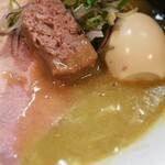 らぁ麺 飛鶏 - 地鶏白湯そば（特上＋地鶏そばのチャーシュー＋煮卵）