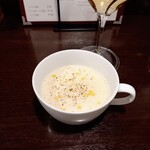 欧風食堂トーマ - じゃが芋と玉葱のスープ