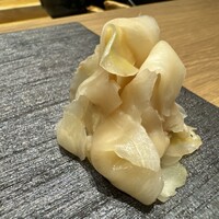 名駅 鮨 天野 - ガリ