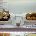 ベイクオーレ -  チョコレートケーキマカダミア、コーヒークランブルケーキ