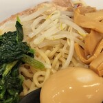 蒙古タンメン中本 - 味玉、ほうれん草、メンマアップ