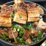 麺屋 青山 - ちゃーしゅー側