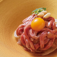 【低温調理】山形牛《雪降り和牛尾花沢》ローストビーフのユッケ