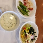 オールヴォワール - サラダバーの１回目