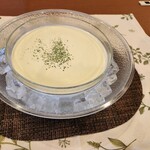オールヴォワール - 枝豆の冷製ポタージュ