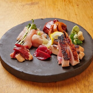 <鮮度抜群>鶏卸業経験者のオーナーが厳選した軍鶏、地鶏を使用