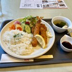 きくやキッチン - 料理写真:ミックスフライ定食（税込み１４００円）
