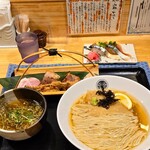 鯖の上にも三年 - 