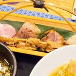 鯖の上にも三年 - 