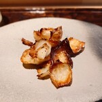 鮨 三心 - 炙りにんにく？