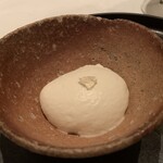 ラ・ブランシュ - カリフラーのムースとトマトのジュレ、じゃがいものチップ