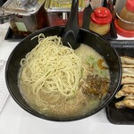 長浜ラーメン力 - 半分も食べずに替玉入ります
