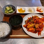 ホンデポチャ - タッカルビ定食　950円