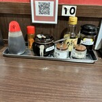 肉屋食堂 たけうち - 出番を待つカスター達！