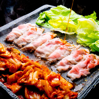 とん豚テジ名物「カンナサムギョプサル」