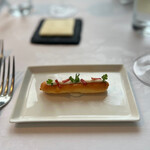 オザミトーキョー - ◯APPETIZER／アミューズ・ブーシュ
      …ベシャメルソースとチョリソのグジェール。