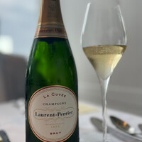 オザミトーキョー - ◆Laurent-Perrier La Cuvée／ローラン・ペリエ　キュベ¥9,900
                    …英国王室御用達のシャンパン。シャルドネを高い比率で使用しているのがわかるフレッシュでエレガントなシャンパン♡