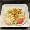 仁屋 - 料理写真:サラダ。葉物野菜の他、オリジナルのポテサラも添えられています。