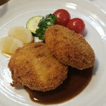 キッチン ブルー グローブ - 里芋と牛挽肉クロッケットのアップ