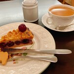 森のらくだ - ケーキとミルクティー