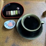 TOHAKU茶館 - コーヒー¥990＋チョコレート６種¥990