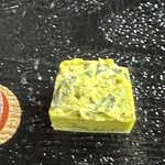 TOHAKU茶館 - 抹茶チョコの中に茶葉がそのまま入っている