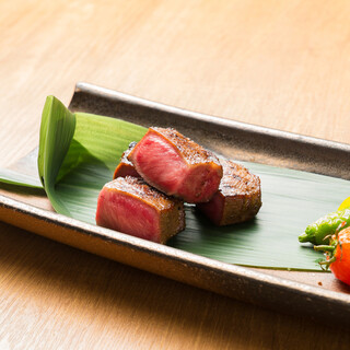 店主選りすぐりのブランド牛のみを使用。妥協を許さない食材選び