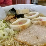 いぶき - あっさり醤油ラーメン大盛り＋お麩増し。