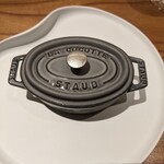 真白 - 小さなストーブ鍋の中には・・