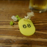 長者町立ち飲み やいちゃん - 料理の注文を済ませると引換えの札を渡されます