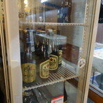 長者町立ち飲み やいちゃん - 瓶ビールとソフトドリンクはセルフ式で取り出します