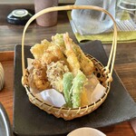 本格讃岐うどん こころ彩 - 天ぷら6種(海老､かしわ､舞茸､獅子唐､大根､竹輪)