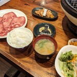 銀しゃり焼肉 直球カルビ - 