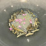 250652489 - 広島県産ジュンサイ、貝の出汁のジュレ