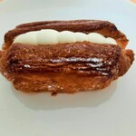 ブーランジュリー パリゴ - 焼き込んだビターな生地は繊細な層が弾け香ばしい！クリームはまろやかだけど、ヨーグルトの甘酸っぱさで味はサッパリ