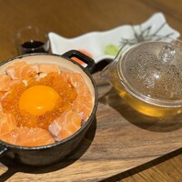 贅沢！炙りサーモン丼
