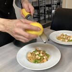 Raduno - レモンの皮で、爽やかな味に…✨