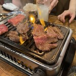 焼肉大衆酒場 真 肉焼屋 - 