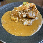 カレー倶楽部 ルウ - チキンカツカレー　980円　お皿が冷たいので冷める